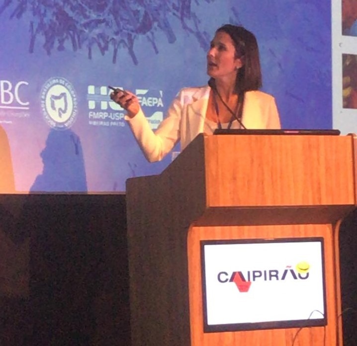 Dra. Ornella palestra em Jornada sobre DII